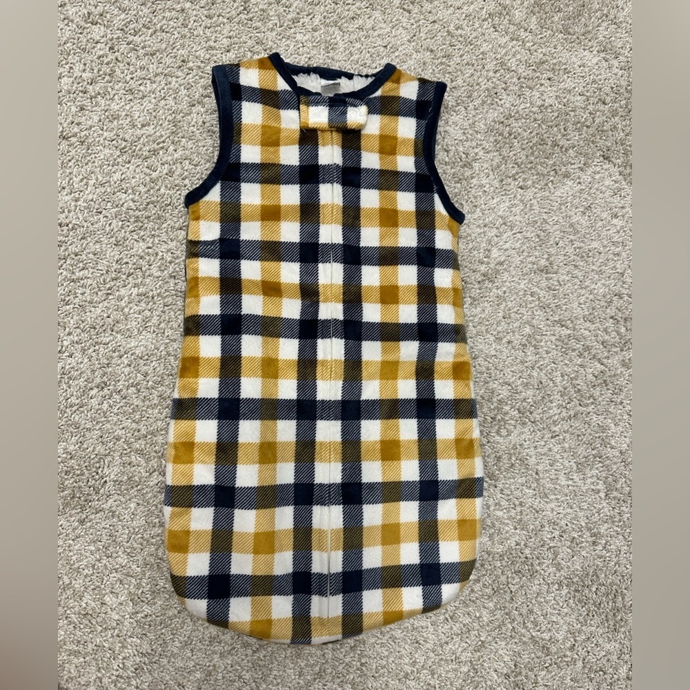 Extra cozy zipper blanket 3-6 Months in perfect condition!